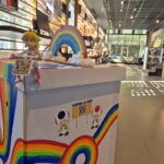 Wahlurne von nahem der Stadtteilbibliothek Köln Kalk, Gewinnerin des Wahlurnenwettbewerbs zur U16-Kommunalwahl 2025