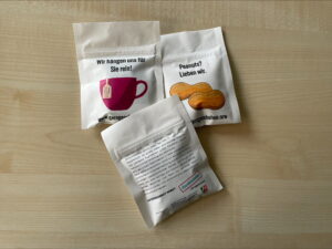 Tee- und Erdnussbeutel der Kampagne #gerngeschehen